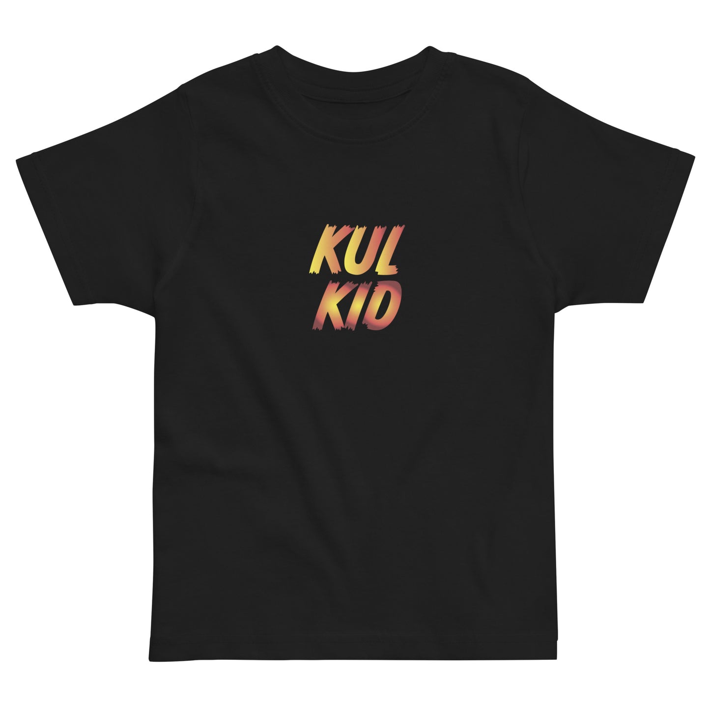 Sort barne-t-skjorte med KUL KID-logo omgitt av lukkede flammer i oransje toner.