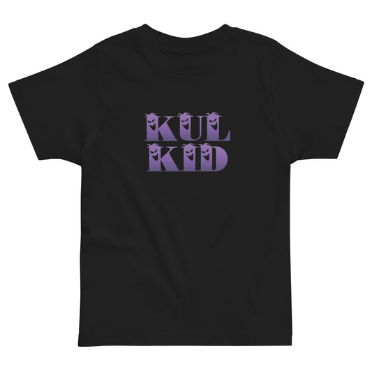 Sort barne-t-skjorte med lilla KUL KID Spooky-logo på brystet.