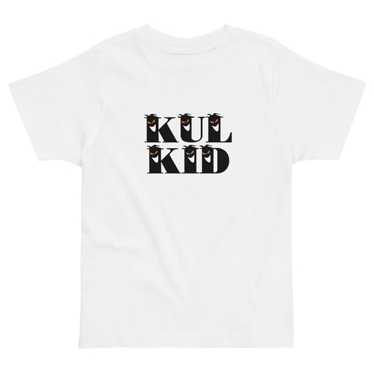 Hvit barne-t-skjorte med Svart KUL KID Spooky-logo på brystet.