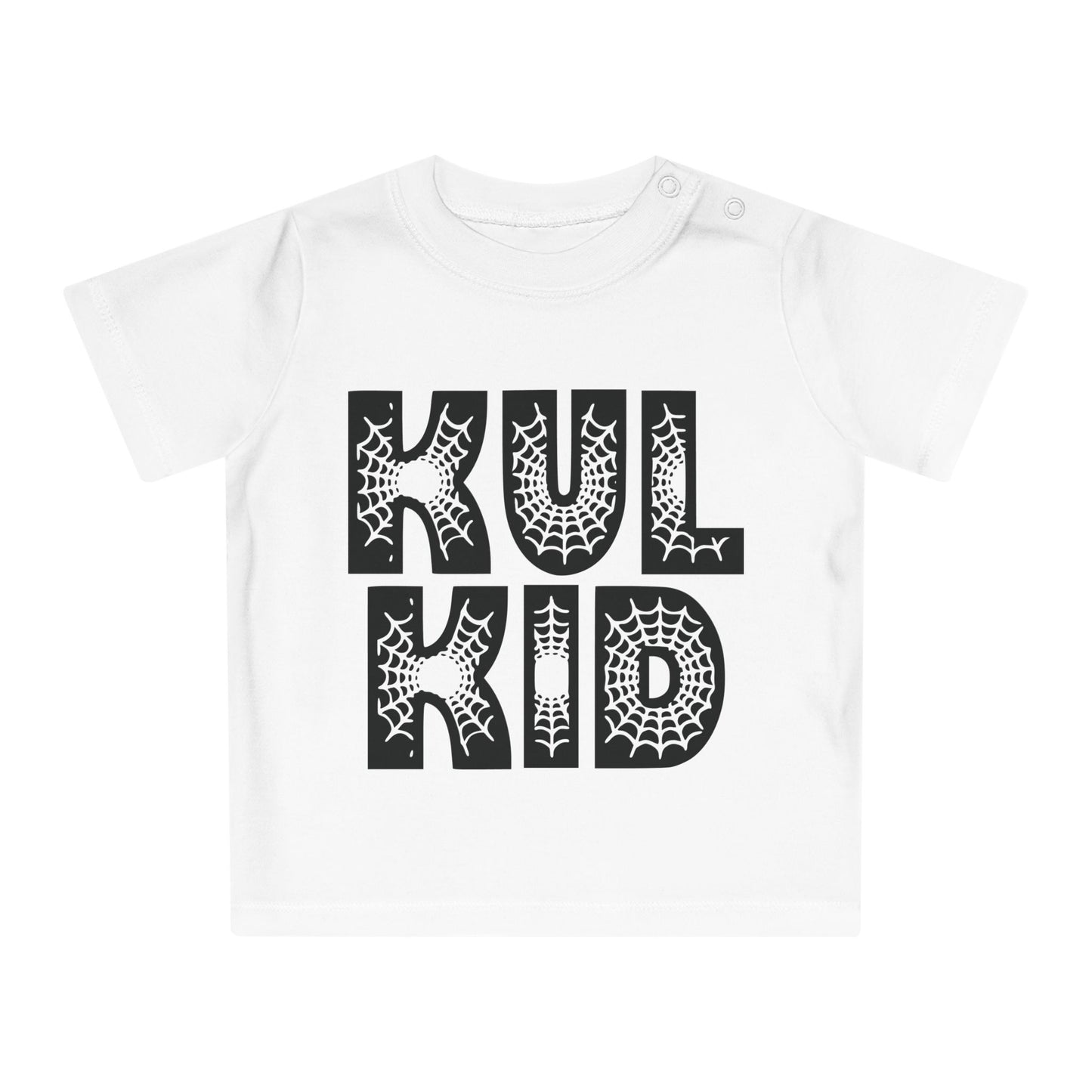 Hvit baby-t-skjorte med svart SUPERKUL-print mot lys bakgrunn.