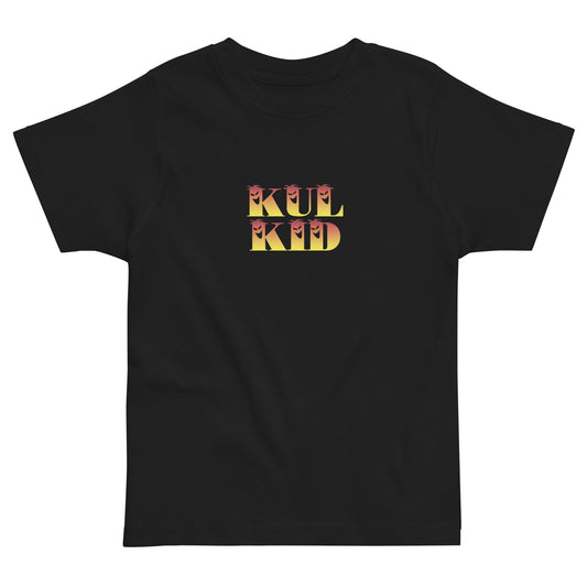 Svart KUL KID t-skjorte med Spooky Flamme-design i front.
