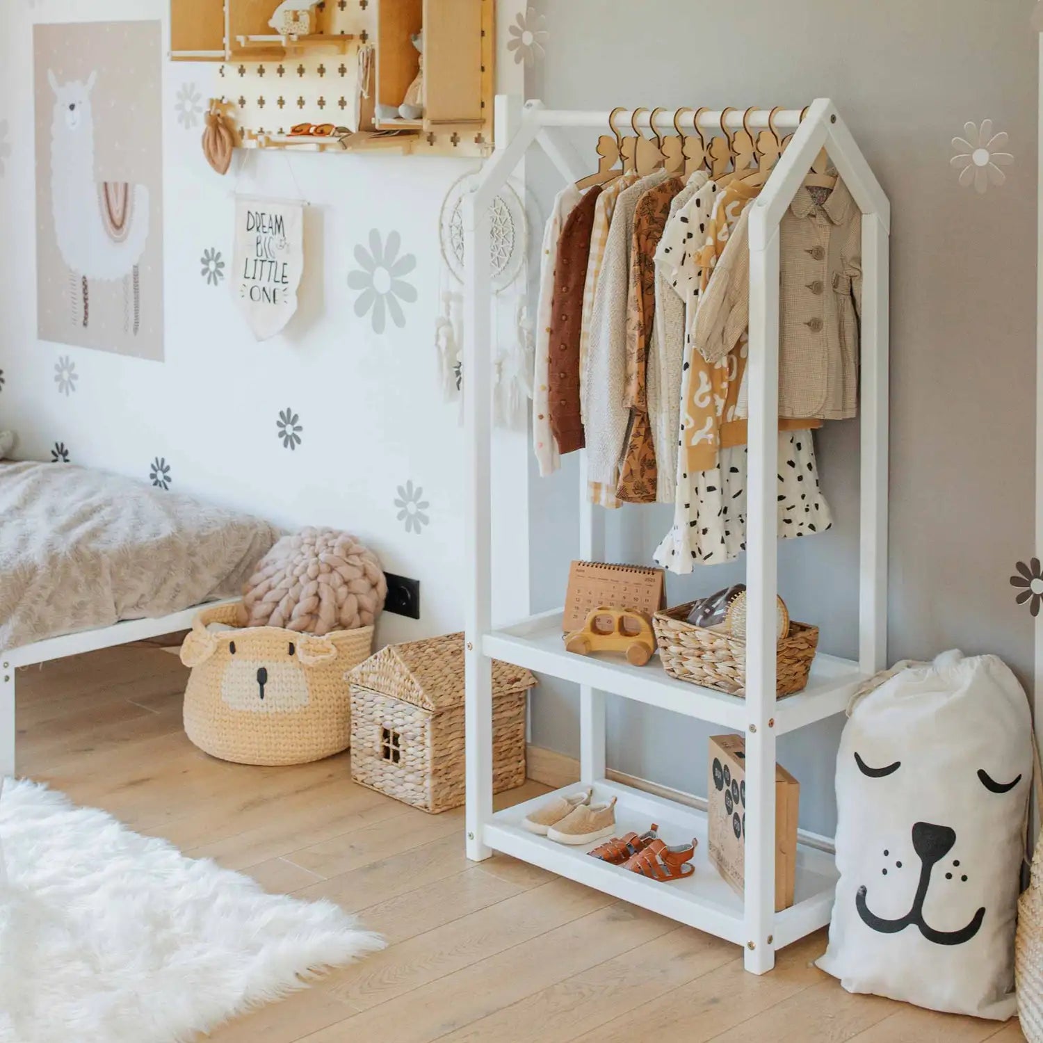 Husformet klesstativ med oppbevaring - bilde 13 - KUL KID