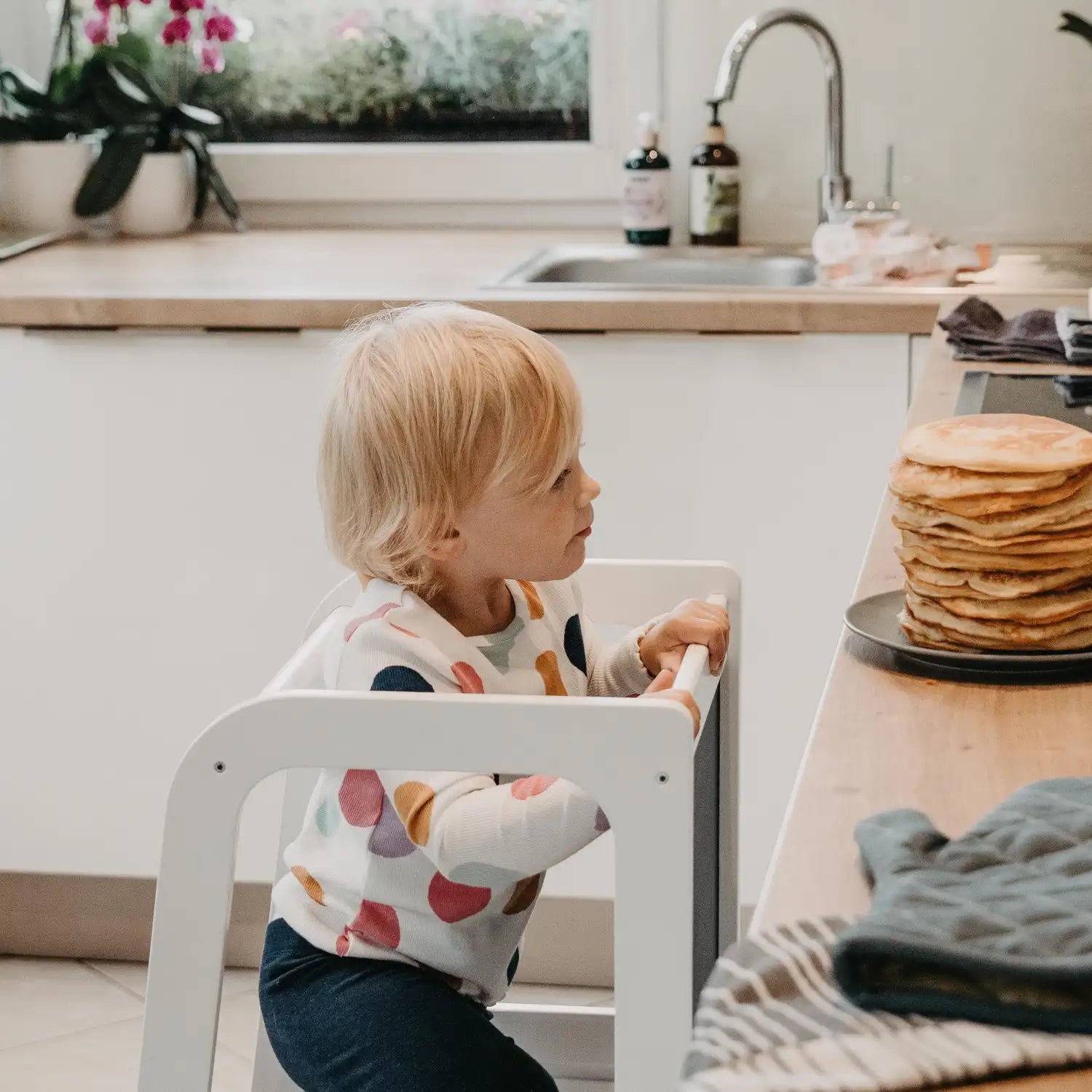 Kjøkkentårn med tavle - bilde 14 - KUL KID