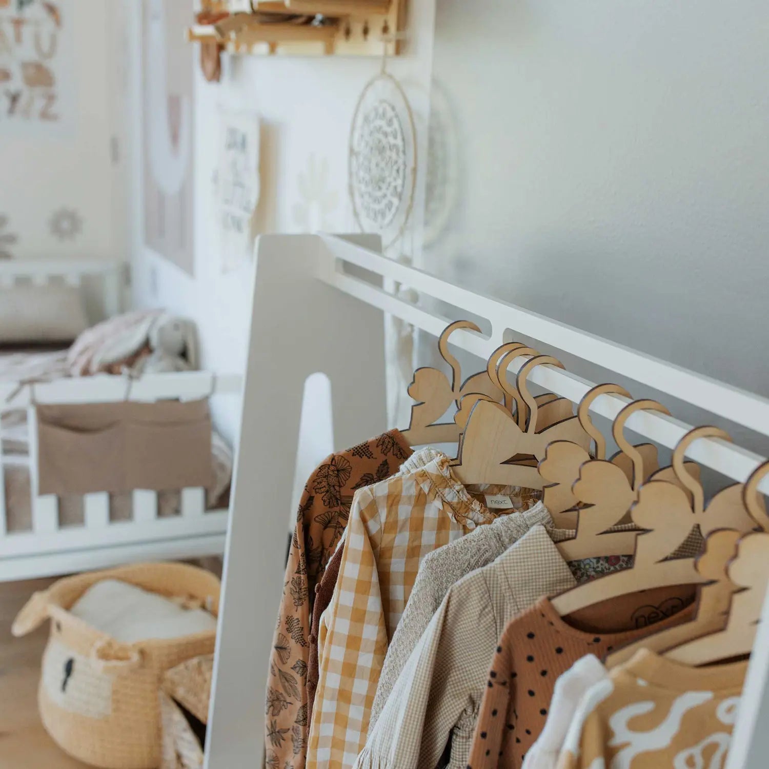 Klesstativ med oppbevaringshyller - bilde 2 - KUL KID