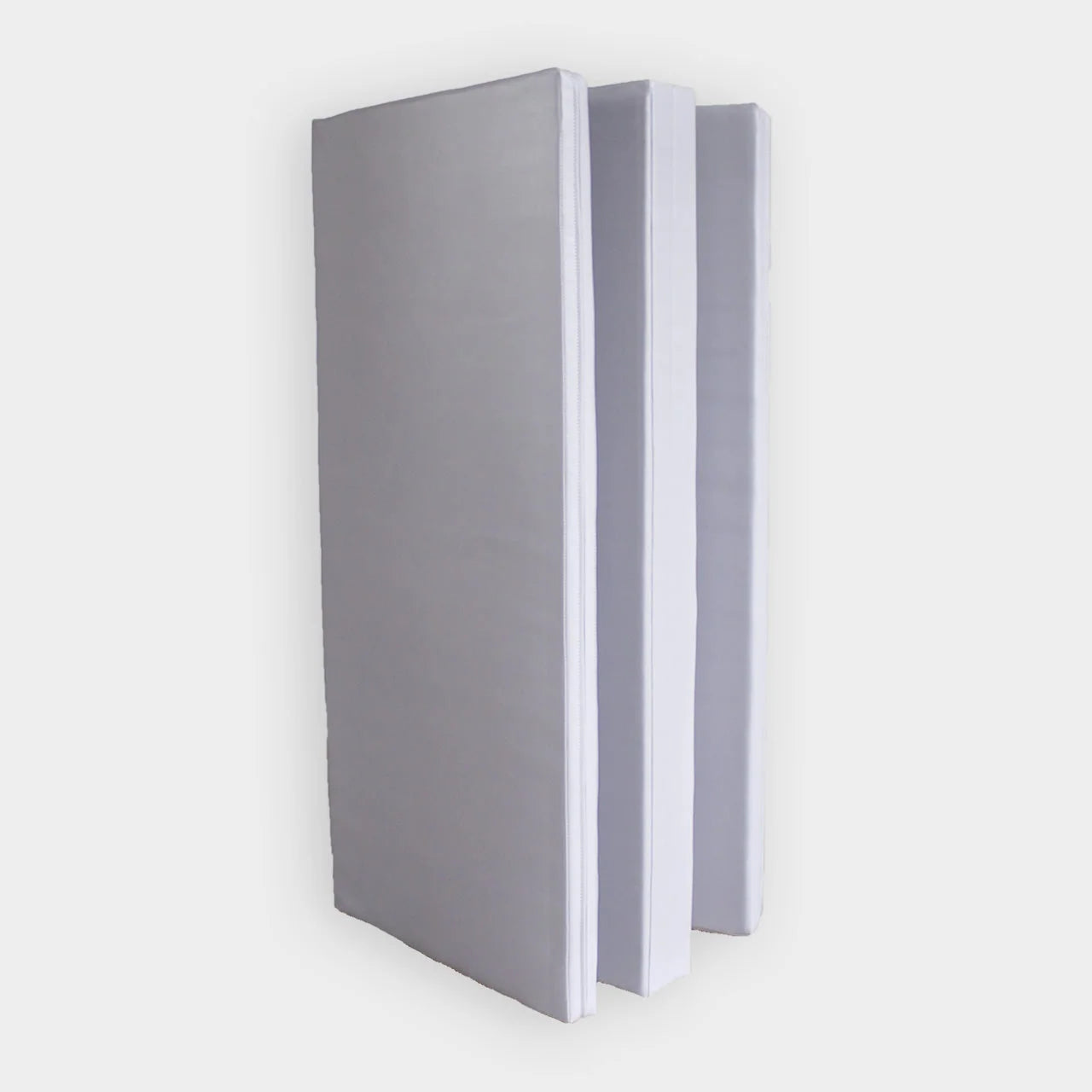 Foldbar lekematte 240x120 cm - Madras 4 fold, sett bakfra fra Kul Kid