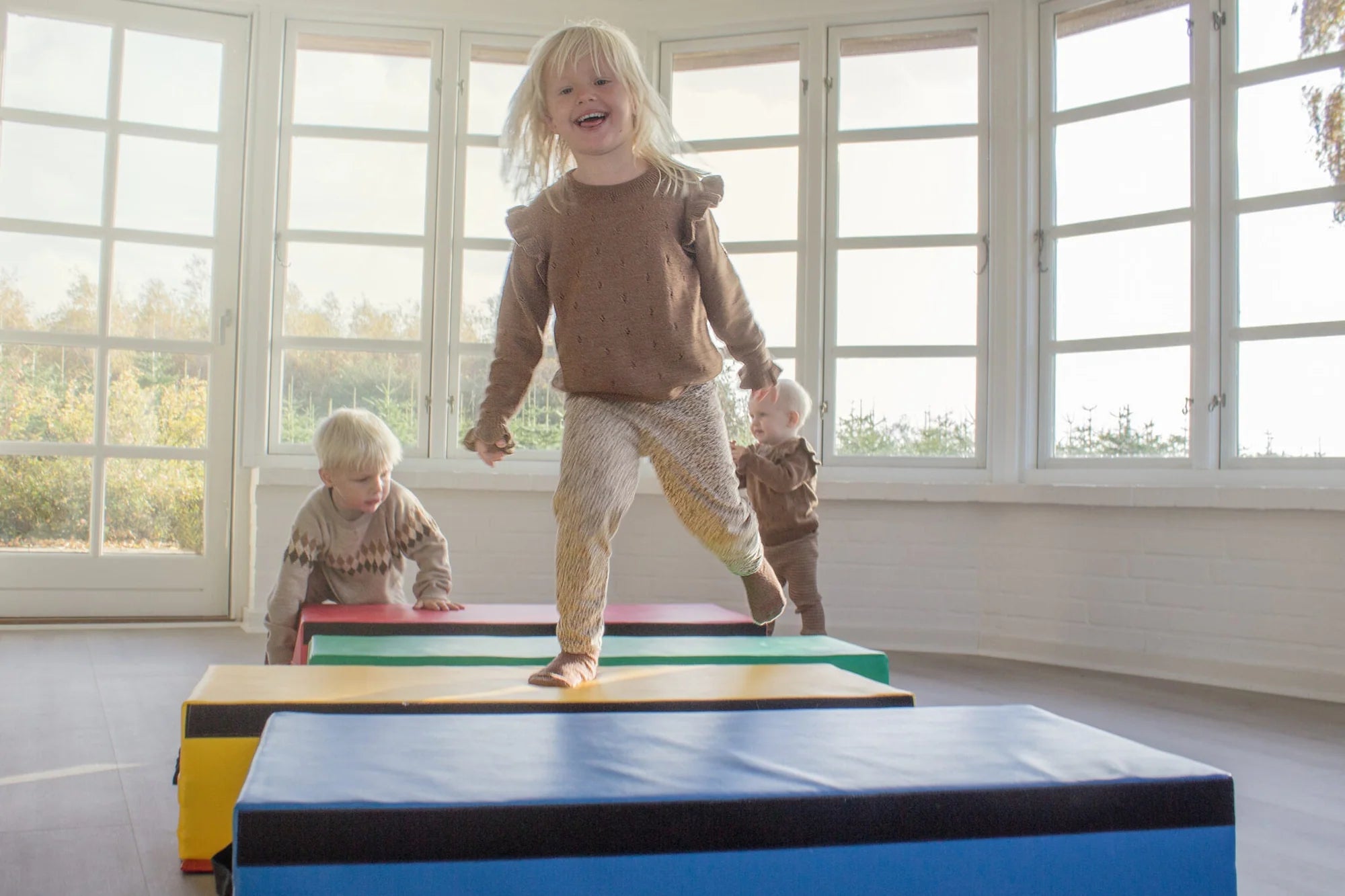 Plint i skum 4 deler - Bulk 4 deler, sett bakfra fra Kul Kid