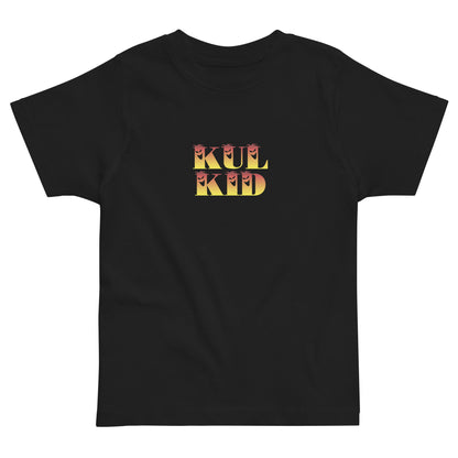 Svart KUL KID t-skjorte med Spooky Flamme-design i front.